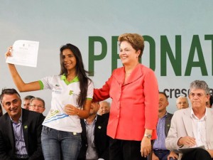 Quando esteve na Paraíba, Dilma entregou certificados do Pronatec em João Pessoa (Foto: Roberto Stuckert Filho/PR)