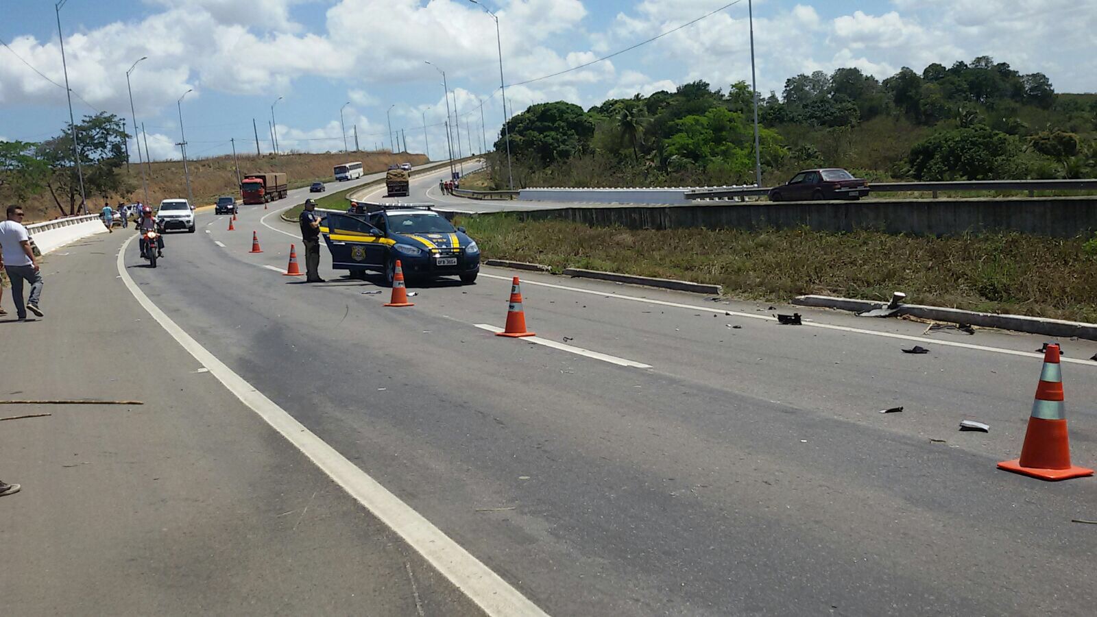 A PRF esteve no local e disse que o acidente não provocou congestionamento na rodovia (Foto: Reprodução/Whatsapp)