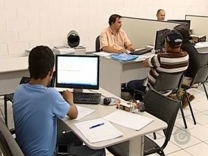 Governo vai elevar juros para consignado (Foto: Reprodução / TV TEM)