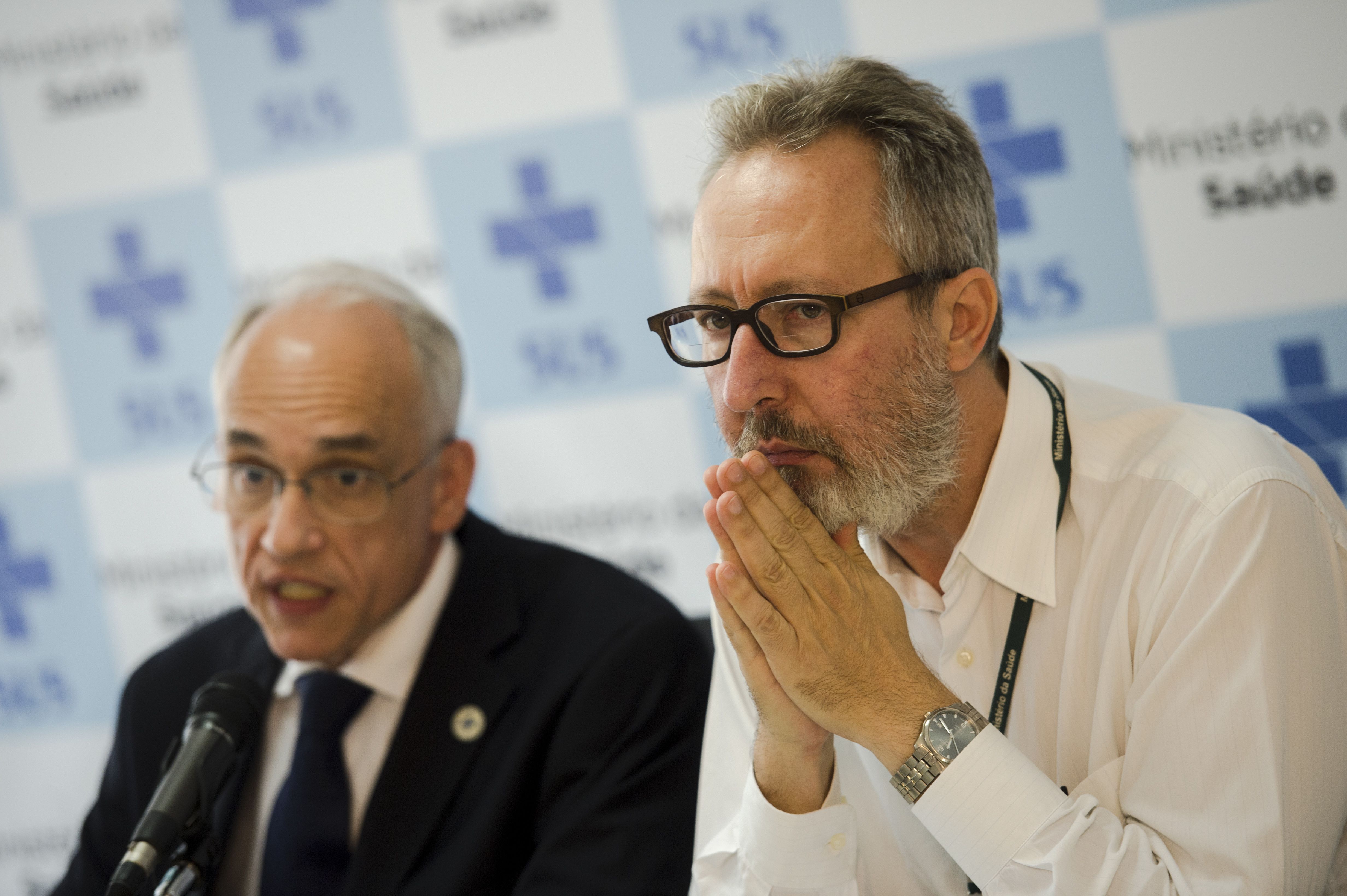 Secretário de vigilância em saúde, Antônio Nardi e o diretor do DEVIT,Cláudio Maierovitch, divulgam Boletim Epidemiológico, com números atualizados de casos de microcefalia (Marcelo Camargo/Agência Brasil)