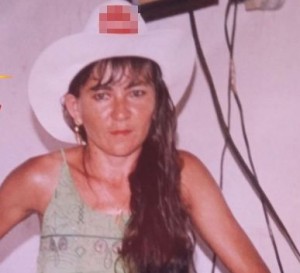Mulher foi morta a facadas 