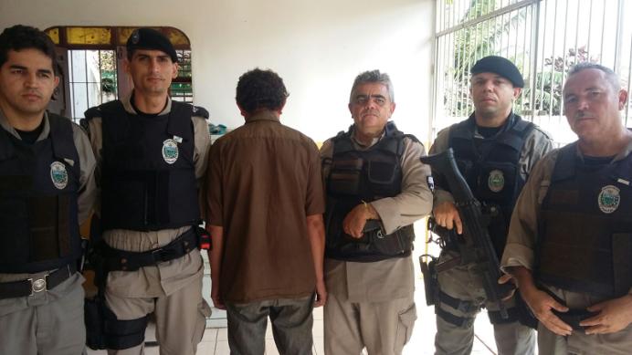 Suspeito foi preso momentos depois do crime (Foto: Reprodução/WhatsApp)