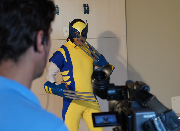 Bruce se apresentou vestido como Wolverine (Foto: Alysson Bernardo/TV Cabo Branco)