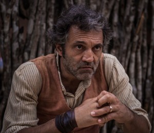 Domingos Montagner (Santo) ficará na mira do rival e escapará da morte em Velho Chico