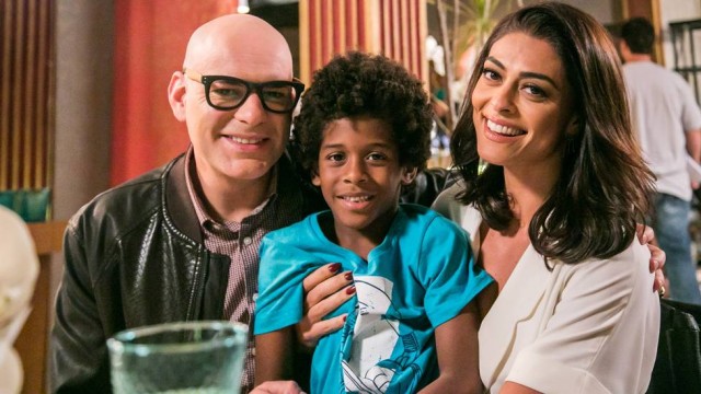 Arthur verá Pietro, Carolina e Gabriel (Icaro Zulu) no restaurante (Foto: Paulo Belote/TV Globo/Divulgação)