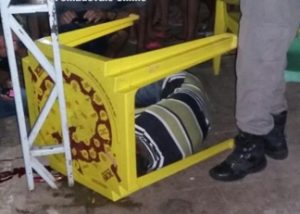 Vítimas estavam em bar quando dupla chegou atirando