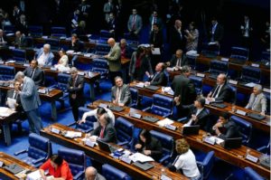61 senadores votaram a favor e 14 foram contrários