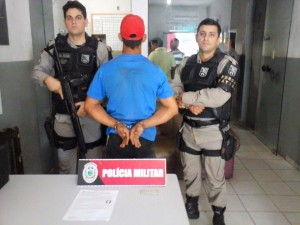 Acusado foi conduzido à Delegacia de PC, em Mamanguape (Foto: Alberto Filho)