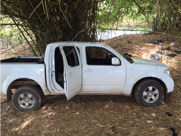 Carro foi encontrado no município de Araçagi (Foto: Walber Virgulino/Polícia Civil)