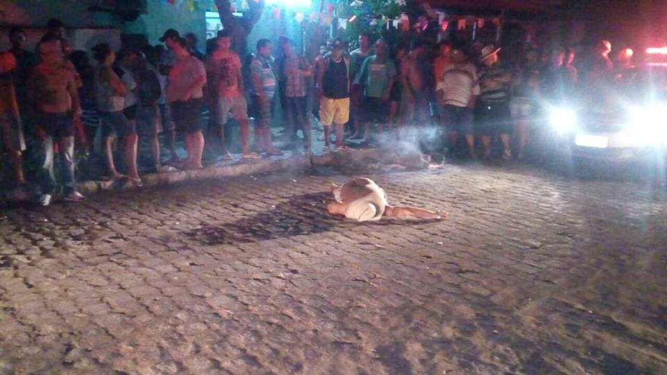 Vítima estaria soltando bombas de São João quando suspeito se irritou, conforme a polícia (Foto: Reprodução/Whatsapp)