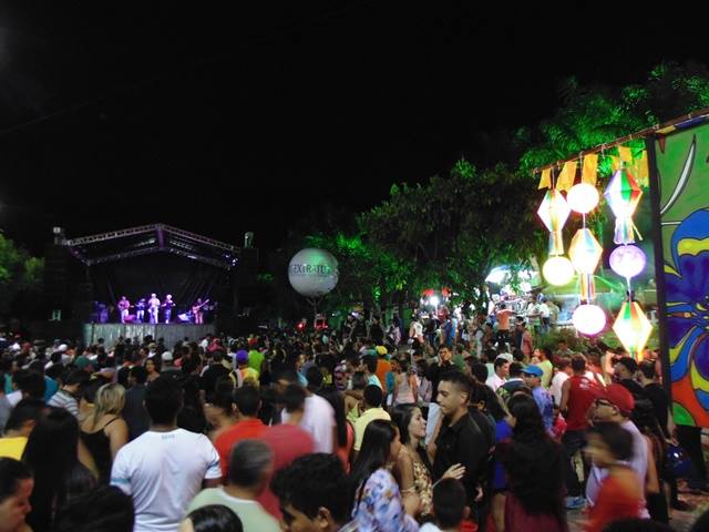 Público dançou e aplaudiu as atrações que se apresentaram (Foto: Divulgação / Prefeitura de Guarabira)