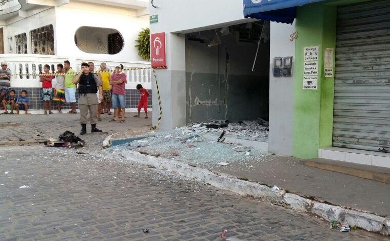 Agência foi explodida no início da manhã deste sábado