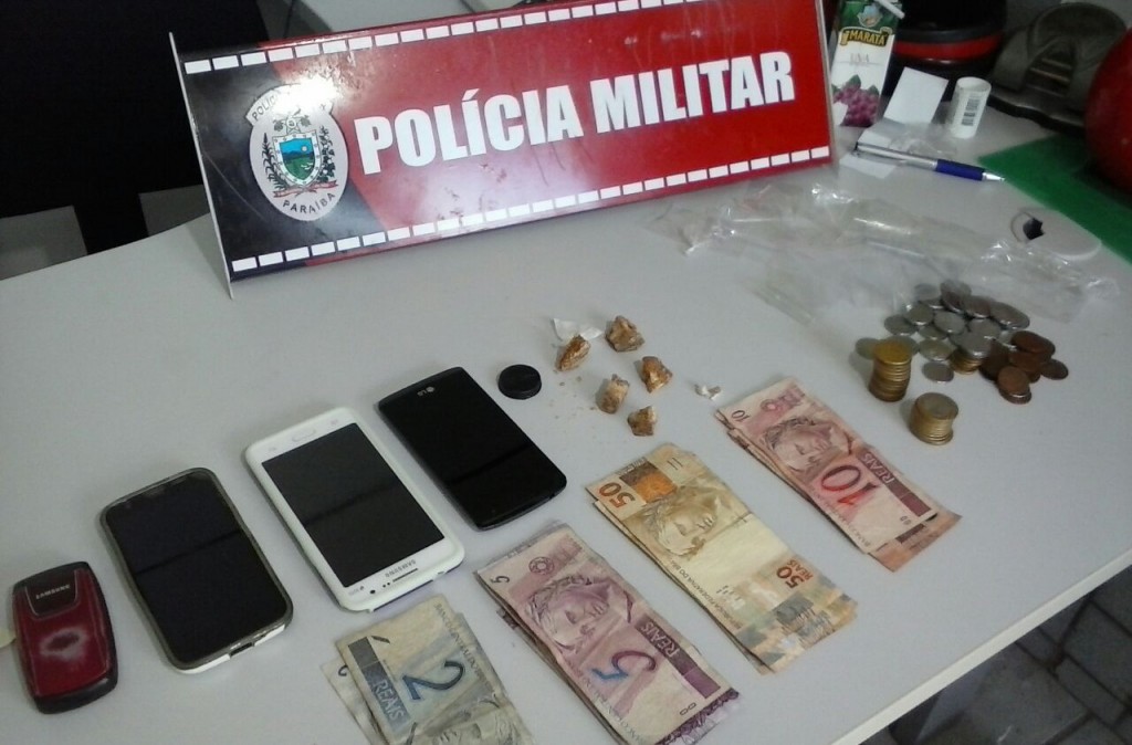 Além das prisões, drogas e armas foram apreendidas (Foto: Divulgação/Polícia Civil)