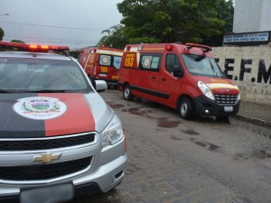 Algumas pessoas precisaram ser socorrida após ação dos bandidos (Foto: Walter Paparazzo/G1)