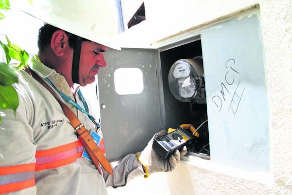 Em julho, pelo sétimo mês consecutivo, os usuários de energia elétrica terão que enfrentar a bandeira vermelha