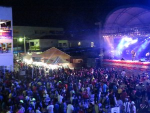 Milhares de pessoas prestigiaram a segunda noite do evento