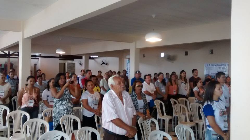 Dezenas de pessoas participaram do encontro