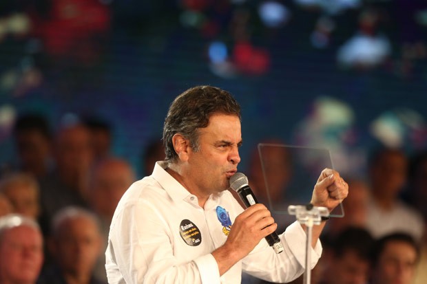 Aécio Neves discursou durante 31 minutos na convenção nacional do PSDB que o reconduziu à presidência do partido. (Foto: André Dusek / Estadão Conteúdo)