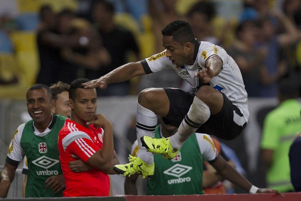 Jorge Henrique comemora o seu gol, o primeiro com a camisa do Vasco (Foto:  Ernesto Carriço)