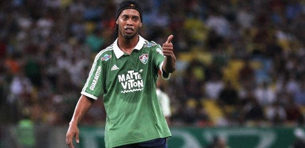 Ronaldingo Gaúcho não entrou em campo desde que foi vaiado pela torcida do Fluminense