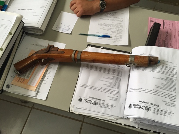 Arma apreendida durante a operação "Manitú" Foto: Wallber Virgolino/Polícia Civil)