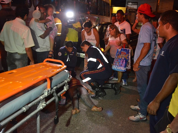 Acidente aconteceu em um cruzamento do Centro da cidade (Foto: Marcelo Lima/Jornal da Paraíba)