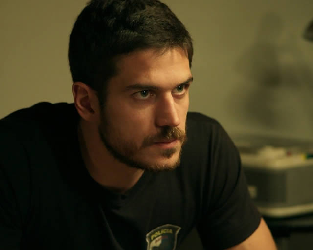 Marco Pigossi (Dante) em cena de A Regra do Jogo, novela das nove da Globo