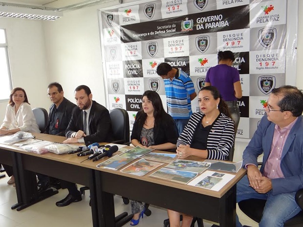 Suspeitos foram apresentados em uma entrevista
coletiva (Foto: Divulgação/Secom-PB)