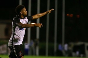 André segue entre os titulares do Timão na Colômbia (Foto: Marcos Bezerra/Futura Press/Folhapress)