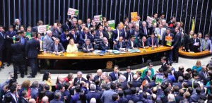 Plenário lotado na votação da continuidade do processo de impeachment da presidente Dilma na Câmara