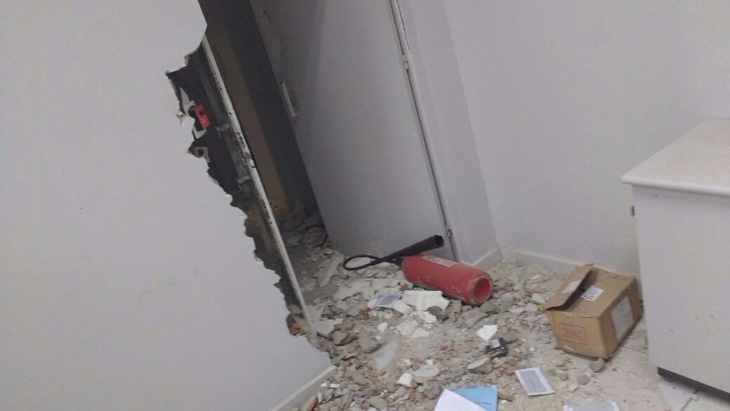 Grupo explodiu o cofre da agência do Banco do Brasil em Taperoá