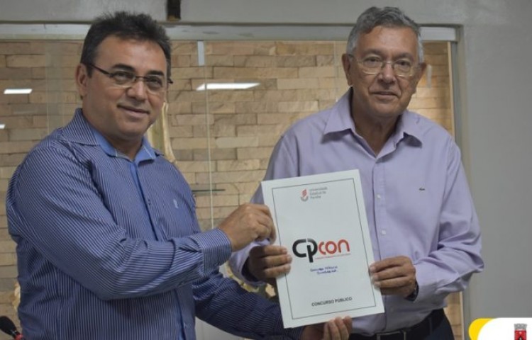 Reitor da UEPB, Rangel Júnior, e o prefeito de Guarabira, Zenóbio - Foto: Codecon / Divulgação.