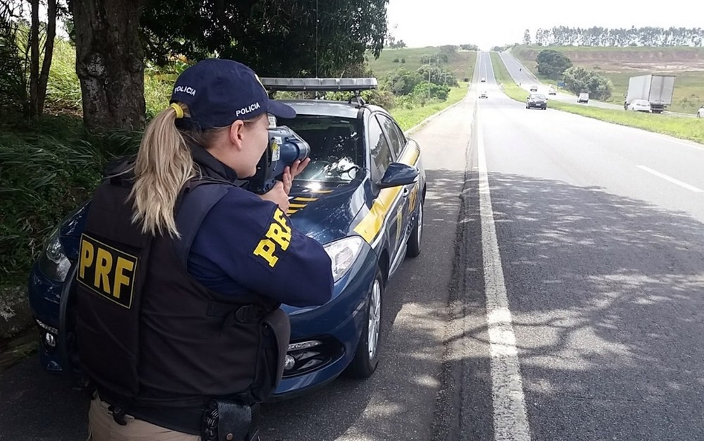 Polícia Rodoviária Federal (PRF) intensifica fiscalização de velocidade nas estradas da Paraíba — Foto: Keyla Melo/Ascom PRF