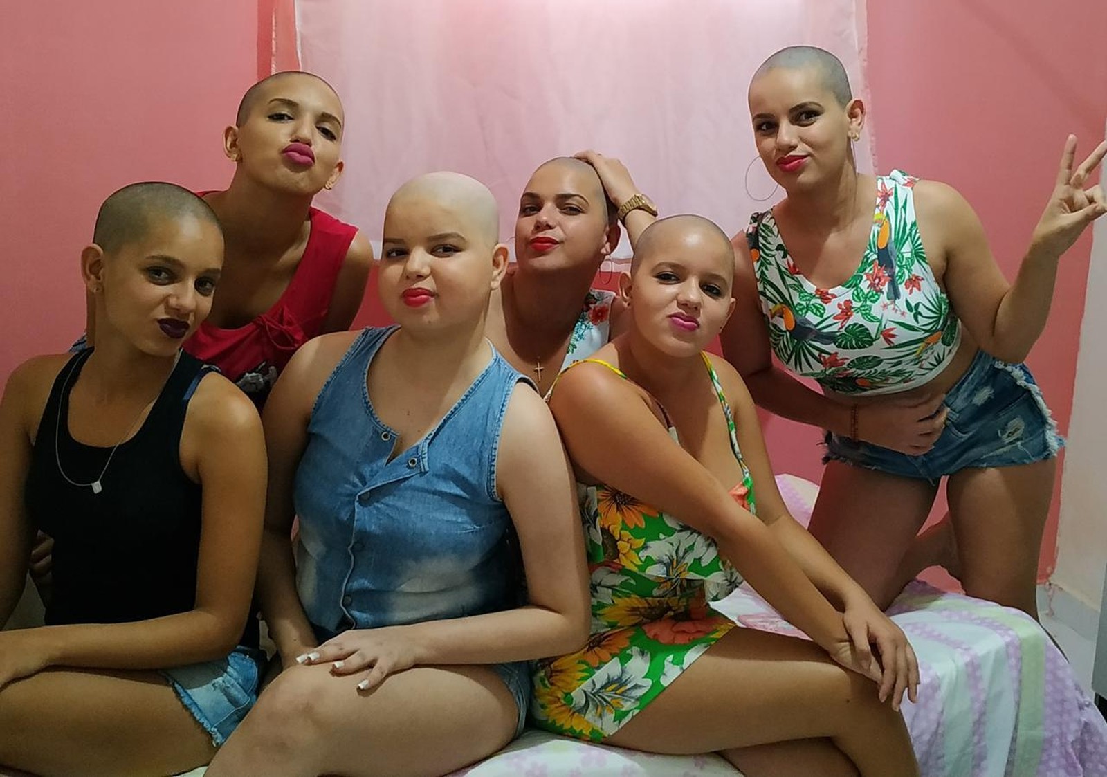 Vitória e as irmãs rasparam o cabelo após diagnóstico de leucemia, na Paraíba — Foto: Reprodução/TV Cabo Branco